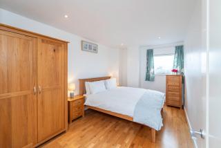 Beautiful and modern two bedroom two bathroom apartment - 6