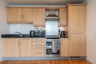 Beautiful and modern two bedroom two bathroom apartment - 5