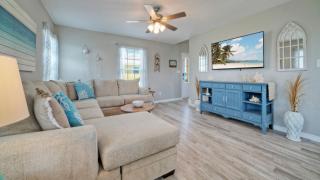 Tequila Tides by AvantStay Free Golf Cart • Private Pool Close to Beach Eateries - 3