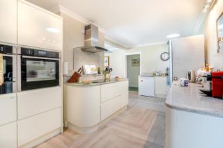 4 Bed in Godalming oc-b30296 - 5
