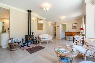 4 Bed in Godalming oc-b30296 - 3