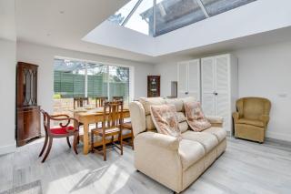 4 Bed in Harmans Cross oc-wy278 - 8