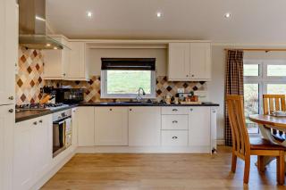 3 Bed in Two Waters Foot oc-m27335 - 1