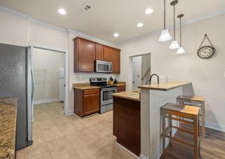 True Oceanfront 8BR • No Road to Cross • Sleeps 24 • Pool Elevator Tropical Dunes II - Myrtle Beach - 4