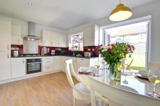 3 Bed in Whitby oc-w420 - 0