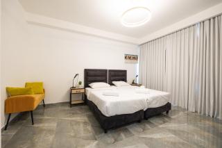 Premium and Luxe 2BR by the Shuk with Free Parking - 2
