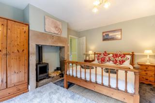 4 Bed in Matlock Bath oc-r32432 - 1