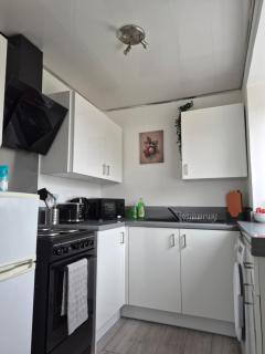 Cozy 2BDR Apartment Close to Edinburgh City Free Parking Fast Wi-fi - 8