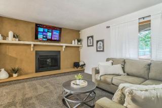 3BR with Patio and Fire pit near Hiking & Downtown - 2