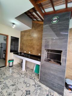 Casa com Piscina e Churrasqueira, conforto e lazer - 3