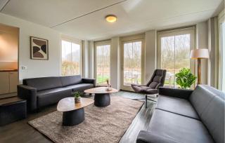 Amazing Home In Witmarsum With House A Panoramic View - 9