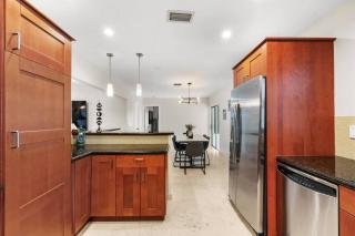 • Coastal Retreat w Pool near Hollywood Beach • - 1