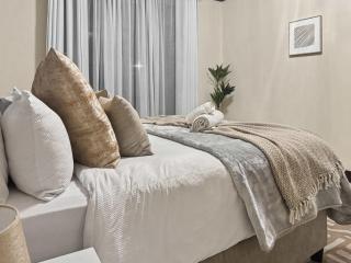Cozy Cedar Haven Fourways Mall City Escape - 7
