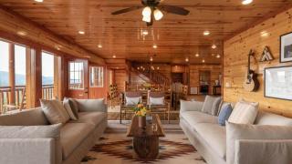 Sugarland by AvantStay Sleeps 28 Home Theatre Two Hot Tubs Indoor Pool Incredible Views - 1