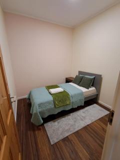 Modern 2BR Apt with Kitchen FAST WIFI AC in North Paramaribo - 5