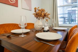 Modern 2BR Apartment - 15 min to NYC - Sleeps 6 - 2