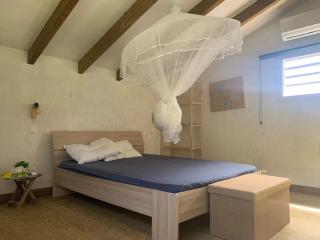 Bungalow charmant près de Rivière-Salée, 40 m² avec jardin - 9