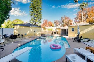 Valley Oasis Pool Hot Tub Near Universal - 2