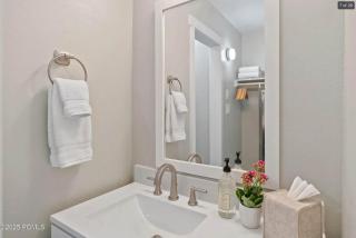 Modern Prospector Loft Walk to Eats Free Bus - 2