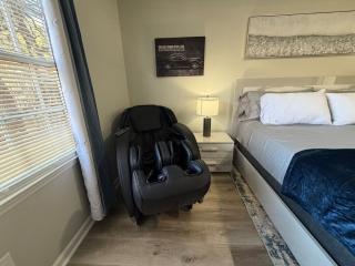 Luxury 4BR Retreat PS5 Massage Chair Renovated - 5