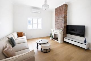 Entire 3bedroom house close to CBD - 9