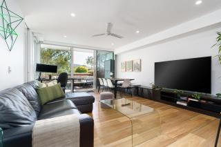 Quiet Modern Apartment in Prime Location - Hosted by Canstay - 0