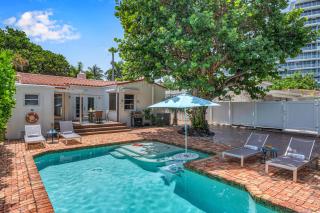 Walk to beach two cottages swimming pool hot tub Surf and Sand RESlDENCES - 4