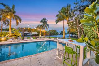180 of Waterfront Heated Pool Walk To Beach Paradise Point Key RESIDENCES - 1