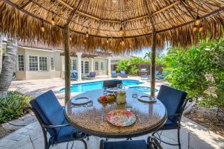 Steps from the Beach Heated Pool Seaside Key - 2