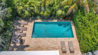 Steps from Beach Heated Pool Gulf Stream Key RESlDENCES - 3