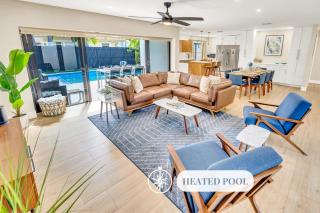 Open Concept Bungalow Walk to Beach Lush Neighborhood Pearl Key - 0