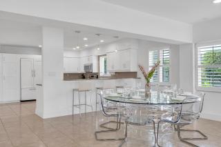 Suite by Beach Waterfront Lago Key One - 1