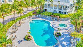 Ocean View Two Duplex Penthouses Retreat amenities: tennis court heated Pool Vista Key - Islamorada - 8