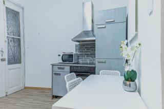 Cozy 2BR Apt for Up To 6P, Near Wiener Stadthalle - 2