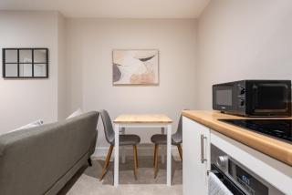 New 1-Bed City Centre Flat Near Hull Old Town - 2