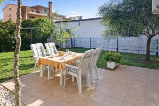 Quiet garden apartment in Umag - 0