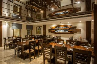 Hotel Lemon Suites Near Delhi Airport - 1