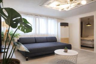 연지 White Linen House - 0