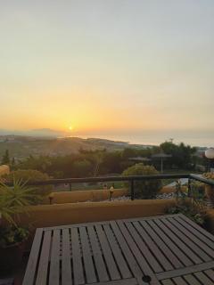 3 bedroom home with amazing views & outdoor spaces - 1