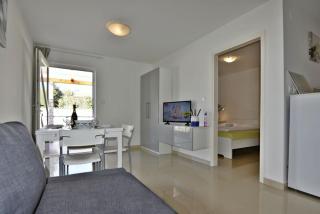 Terrace flat 300 mt from beach - 2