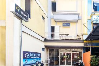 RedDoorz at Deluxe Hotel near Terminal Purabaya Bungurasih - 5