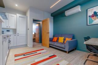 Premium serviced flat on Westbury High St - 0