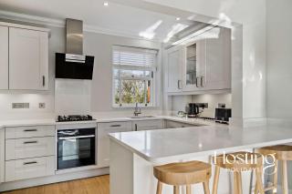 The Remenham Suite - 2 Bed Near Henley with Parking - 1