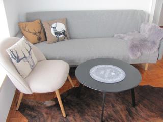 #1Gemütliches ruhiges sonniges Balkonzimmer mit Gemeinschaftsbad W-Lan Airport nah Late Night Check in Haus Nr 9,5 - 7