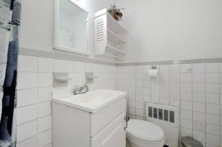 Spacious Stay 3 BR in Prime Location of NYC - 5