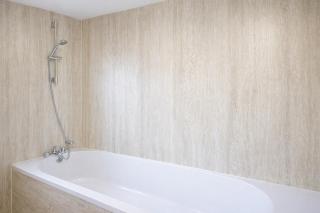 Stylish 2 bedroom property, smart tv in every room, 7 beds, free parking, WI-FI, close to Siemens, A63 and city center - 5