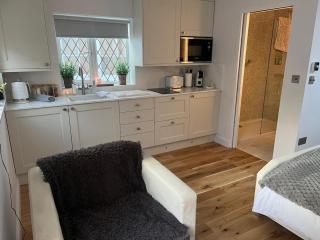 Garden Lodge, boutique - Walton on Thames - 5
