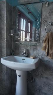 An apartment in cozy designed house - 4