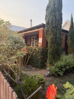 Spacious 4-Bed Home in Central Tenterfield - 5