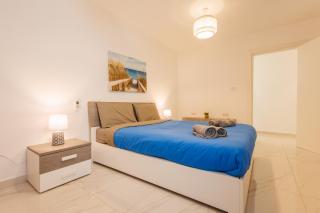 Sliema B17 - 5 mins walk to Valletta Ferry - Shopping Mall and Bay Sleeps 8 by QuickTrips - 5